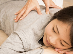 体の歪みや腰痛などを改善する姿勢矯正整体